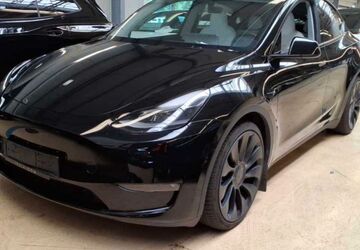 Tesla Model Y 35.000 km 45.890 &euro; Helmstedt 38350