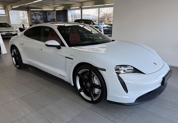 Porsche Taycan 3.890 km 64.990 &euro; Braunschweig 38116