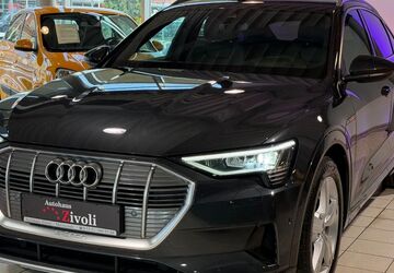 Audi e-tron 44.675 km 33.940 &euro; Helmstedt 38350