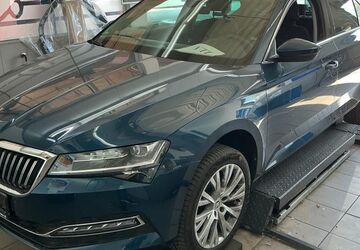 Skoda Superb 45.402 km 27.990 &euro; Braunschweig Wenden 38110
