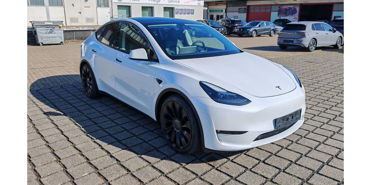 Tesla Model Y 76.115 km 34.970 &euro; Braunschweig 38112